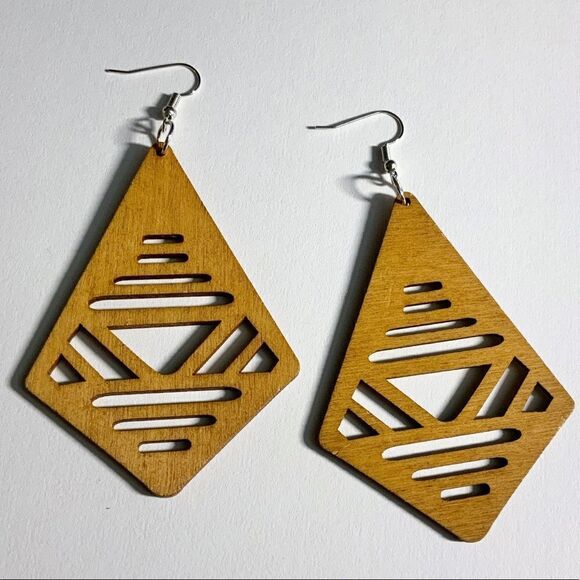 WOOD cut out diamond shape dangle earrings - Picture 2 of 5